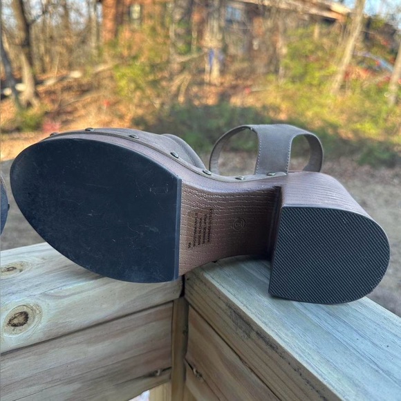 Brown Mia platform clogs - Picture 8 of 8